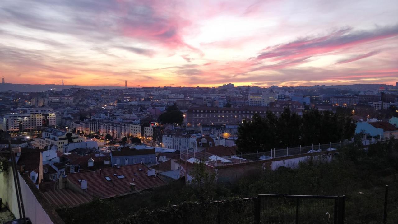 Stroll To Coffee Shops Near A Renovated Hillside Apartment In Graca Lisboa Exteriör bild