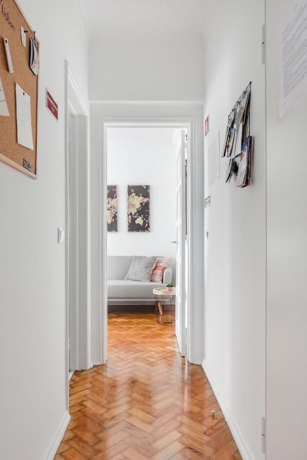 Stroll To Coffee Shops Near A Renovated Hillside Apartment In Graca Lisboa Exteriör bild