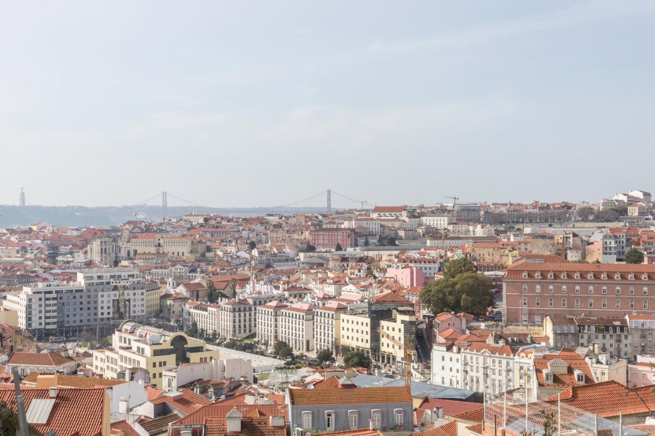 Stroll To Coffee Shops Near A Renovated Hillside Apartment In Graca Lisboa Exteriör bild