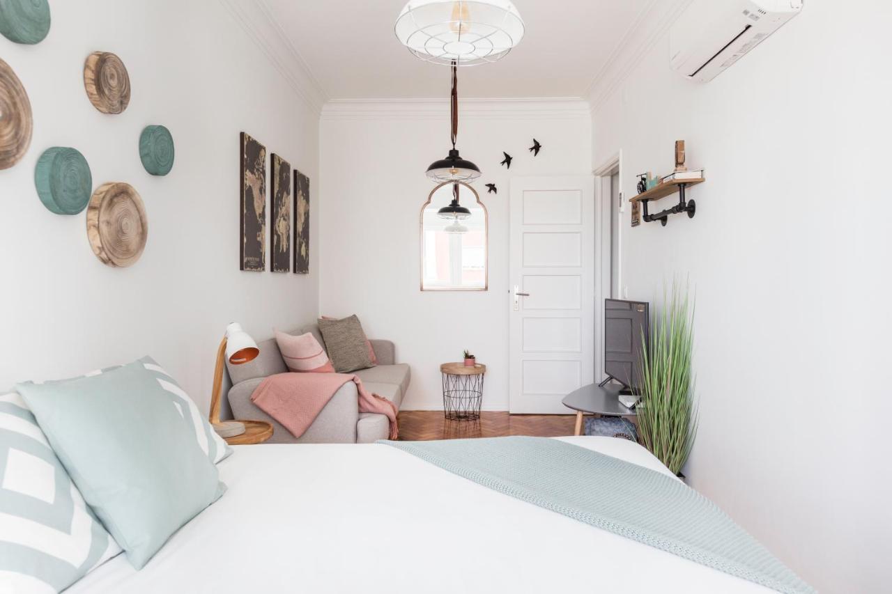 Stroll To Coffee Shops Near A Renovated Hillside Apartment In Graca Lisboa Exteriör bild