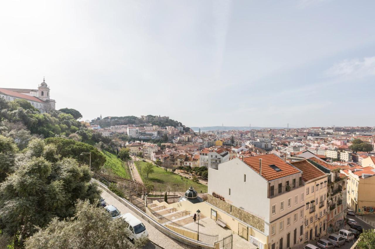 Stroll To Coffee Shops Near A Renovated Hillside Apartment In Graca Lisboa Exteriör bild
